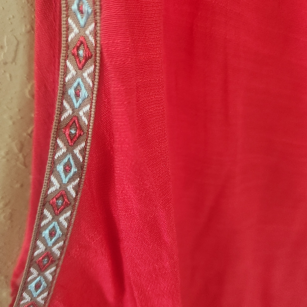 Active USA red top. Spaghetti straps. Size Large. Blue, brown, and white border. - Picture 5 of 10